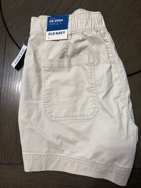 Old Navy OG Chino Shorts. NWT!  Size M.
